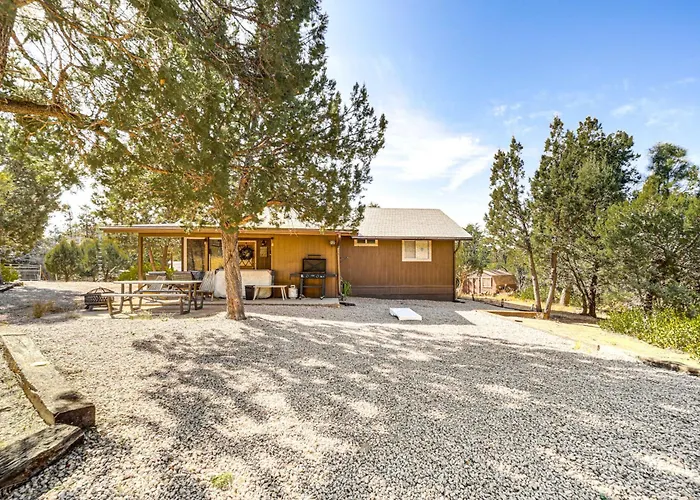 Casa vacanze Peaceful Strawberry Cabin: Fire Pit & Hot Tub *
